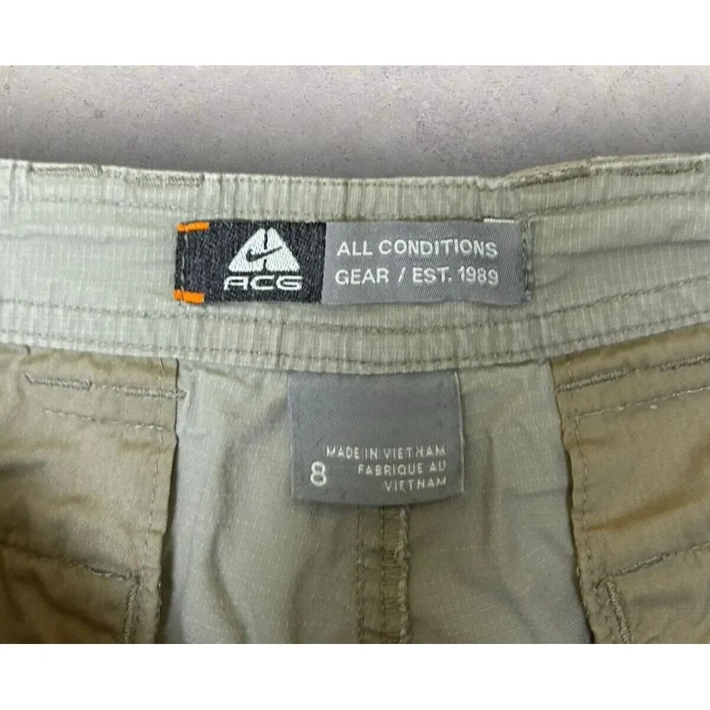 Nike ACG Women's Khaki Shorts Size 8 back pockets‎ tan 34 waist